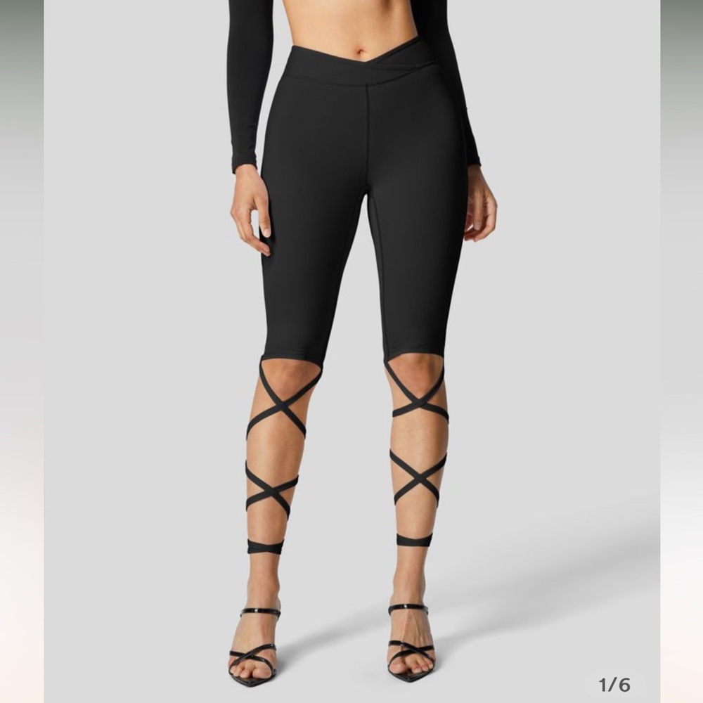 Brand new Halara lace up leggings